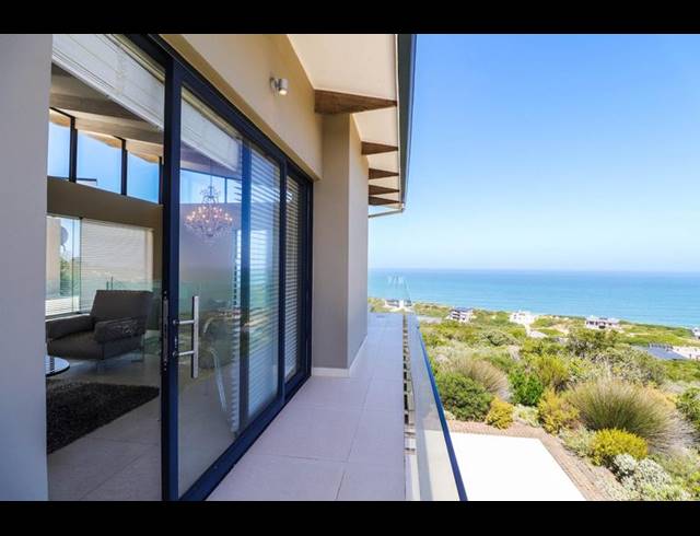 3 BEDROOM HOUSE FOR SALE IN MOQUINI COASTAL ESTATE